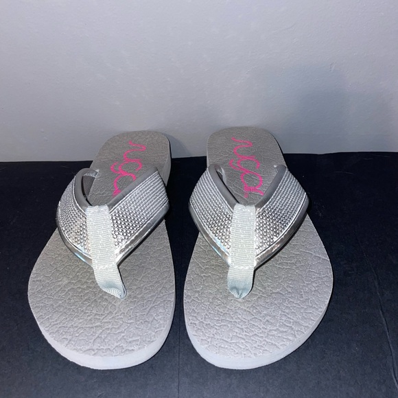 FLIP FLOPS - Picture 2 of 4